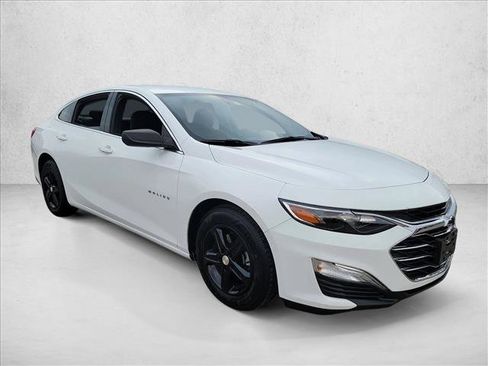 Used 2022 Chevrolet Malibu LS image 3