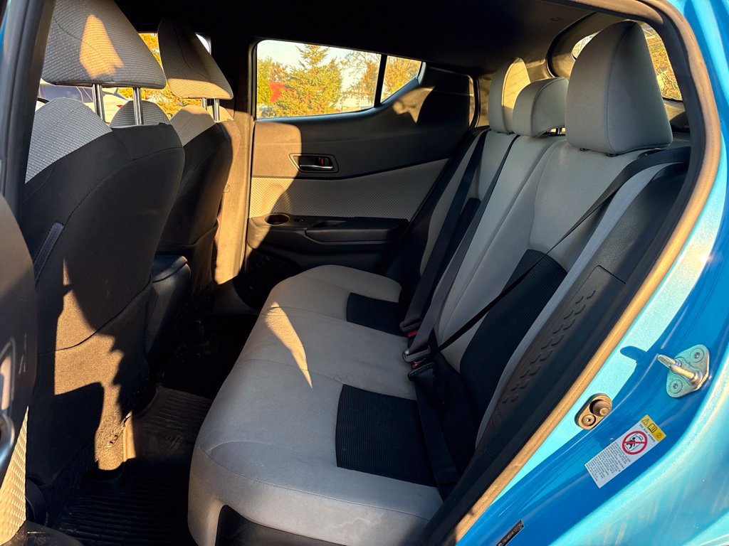 Used 2019 Toyota C-HR XLE FWD image 12