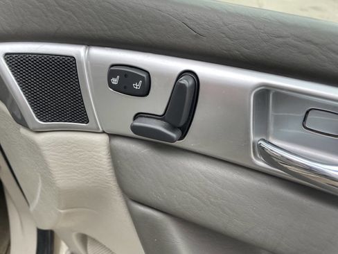 Used 2007 Chrysler Pacifica Limited image 33