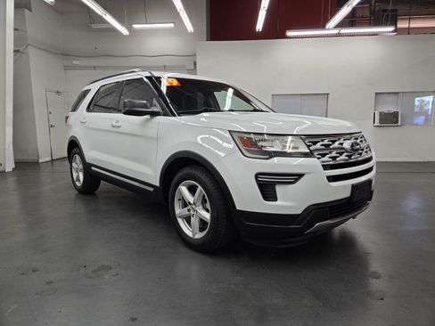 Used 2019 Ford Explorer XLT w/ Class III Trailer Tow Package FWD image 4