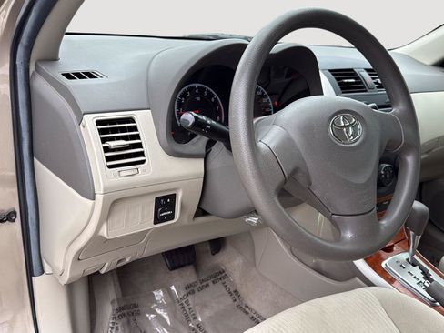 Used 2009 Toyota Corolla FWD image 19