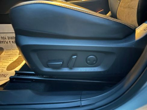 Used 2024 Mitsubishi Outlander AWD image 27