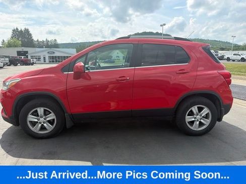 Used 2020 Chevrolet Trax LT w/ LPO, Protection Package AWD/4WD image 3