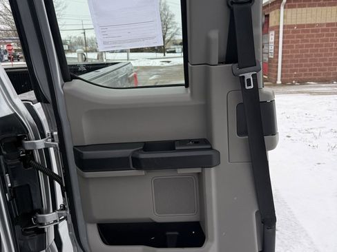 Used 2022 Ford F250 XL w/ Power Equipment Group image 16