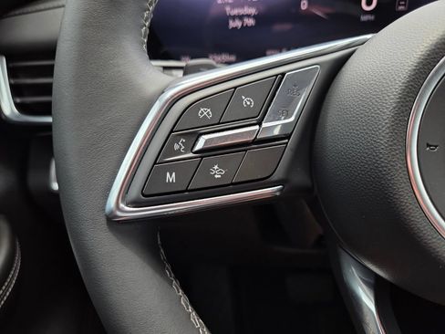 Used 2025 Buick Envision Preferred AWD/4WD image 32