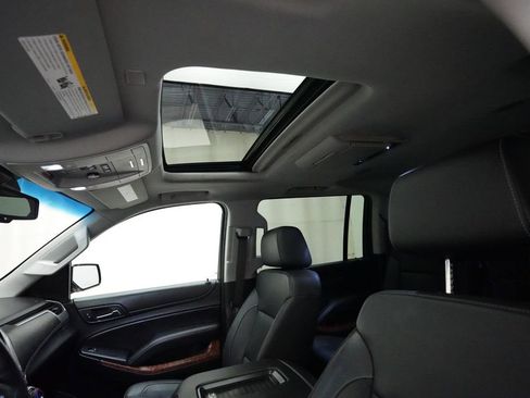 Used 2018 Chevrolet Suburban Premier AWD/4WD image 33