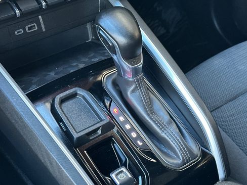 Used 2024 Chevrolet Colorado LT w/ LT Convenience Package image 27