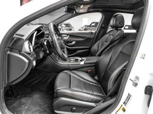 Used 2018 Mercedes-Benz C 300 Sedan w/ Multimedia Package image 4