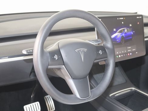 Used 2022 Tesla Model Y Performance image 6