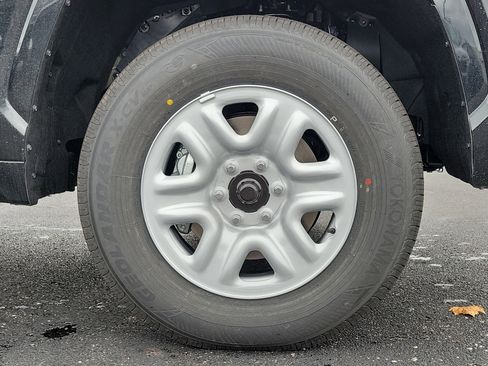 New 2026 Toyota Tundra SR image 5