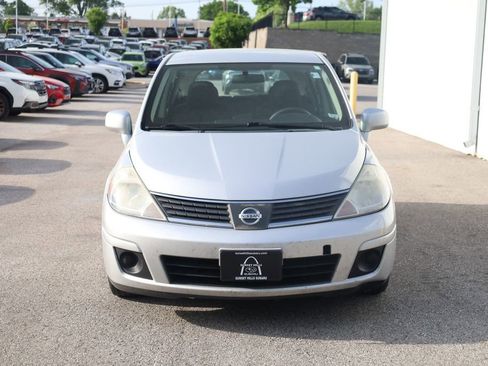 Used 2008 Nissan Versa SL FWD image 3