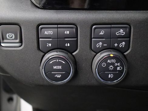 Used 2022 Chevrolet Silverado 1500 High Country w/ Technology Package image 14