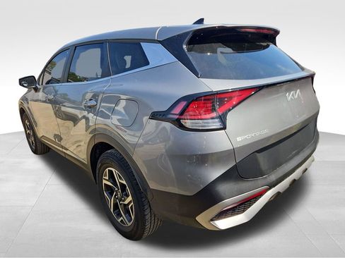 Used 2023 Kia Sportage LX image 4