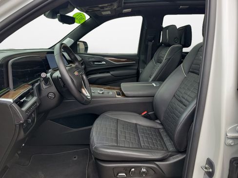 Used 2023 Cadillac Escalade Premium Luxury Platinum AWD/4WD image 9