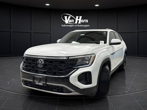 Used 2024 Volkswagen Atlas Cross Sport SE w/ Panoramic Sunroof Package AWD/4WD image 3