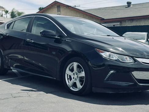Used 2018 Chevrolet Volt LT image 3