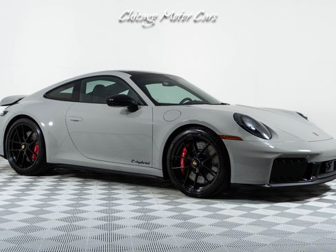 Used 2025 Porsche 911 GTS image 8