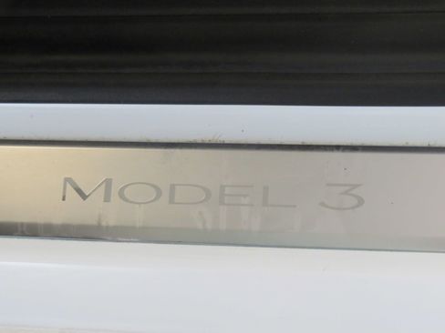 Used 2020 Tesla Model 3 Long Range AWD/4WD image 17