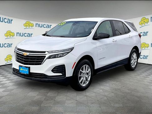 Used 2023 Chevrolet Equinox LS AWD/4WD image 3