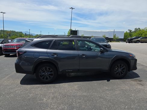Used 2025 Subaru Outback Onyx Edition AWD/4WD image 2
