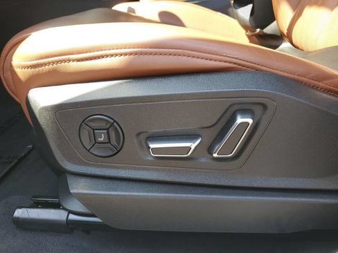 Used 2022 Audi e-tron Prestige w/ Prestige Package AWD/4WD image 23