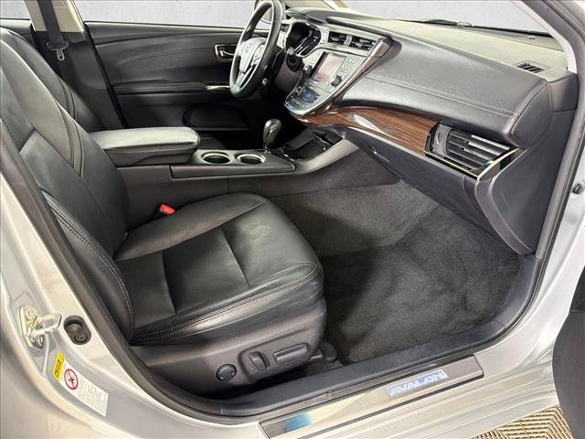 Used 2014 Toyota Avalon Limited w/ Technology Package FWD image 15