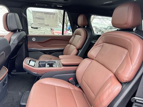 New 2026 Lincoln Navigator Reserve AWD/4WD image 24