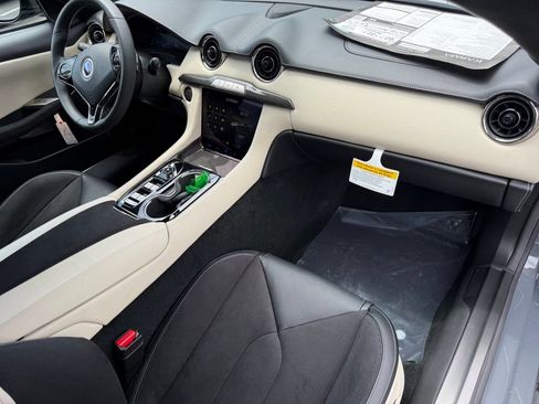 New 2025 Karma Revero Luxury RWD image 18