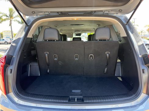 Used 2024 Kia Telluride LX FWD image 6