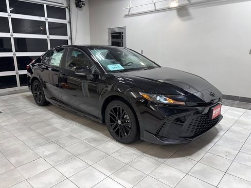 New 2026 Toyota Camry SE image 5