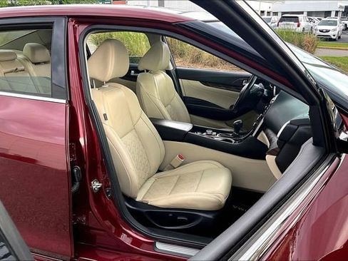 Used 2017 Nissan Maxima Platinum FWD image 24