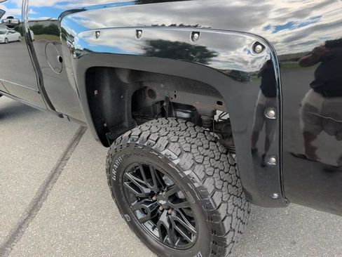 Used 2018 Chevrolet Silverado 1500 LT w/ All Star Edition AWD/4WD image 23