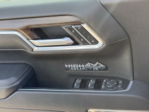 Used 2025 Chevrolet Silverado 1500 High Country w/ High Country Premium Package AWD/4WD image 22