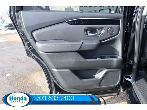 New 2025 Honda Pilot EX-L image 30