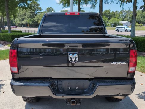 Used 2018 RAM 1500 Express AWD/4WD image 9