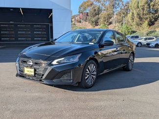 Used 2023 Nissan Altima 2.5 SV image 1