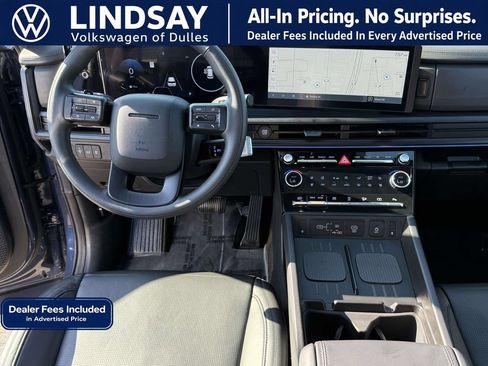 Used 2025 Hyundai Santa Fe Calligraphy AWD/4WD image 10