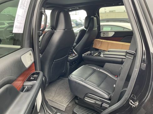 Used 2021 Lincoln Navigator Reserve w/ Luxury Package AWD/4WD image 5