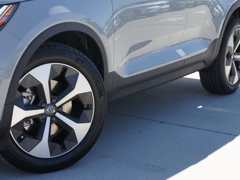 New 2025 Volvo XC40 B5 Core w/ Protection Package Premier image 7