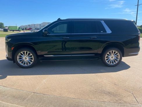 Used 2024 Cadillac Escalade ESV Premium Luxury AWD/4WD image 8