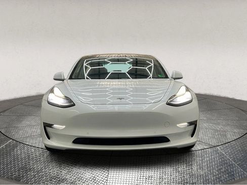 Used 2018 Tesla Model 3 Long Range image 3