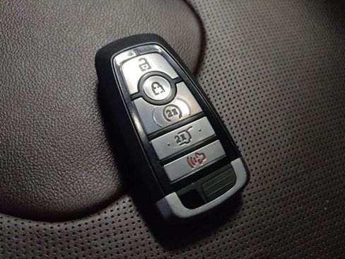 Used 2020 Ford Edge Titanium w/ Equipment Group 301A FWD image 32