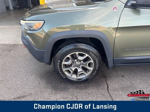 Used 2020 Jeep Cherokee Trailhawk w/ Cold Weather Group AWD/4WD image 28