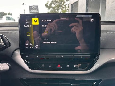 Used 2024 Volkswagen ID.4 S image 13