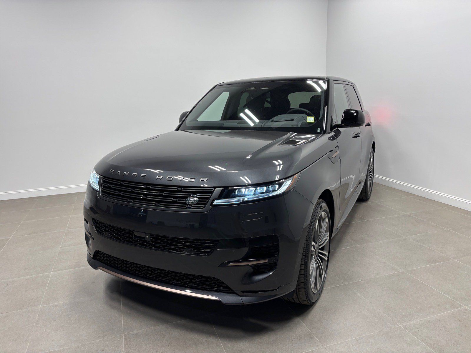 New 2026 Land Rover Range Rover Sport Dynamic SE AWD/4WD image 2