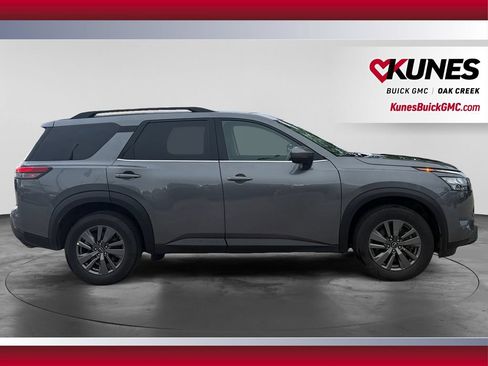 Used 2025 Nissan Pathfinder SV AWD/4WD image 12