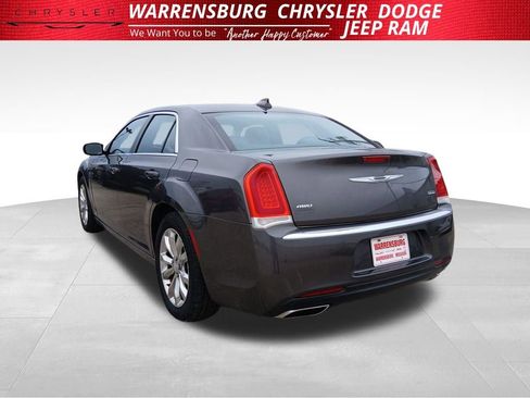 Used 2015 Chrysler 300 Limited w/ Driver Convenience Group image 6