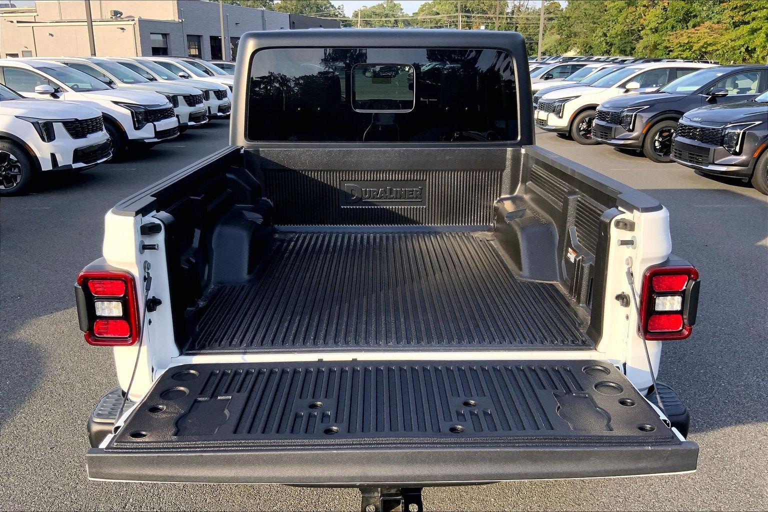 Used 2026 Jeep Gladiator Rubicon w/ Steel Power Dome Hood Package AWD/4WD image 37