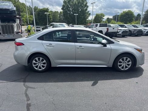 Used 2024 Toyota Corolla LE FWD image 2