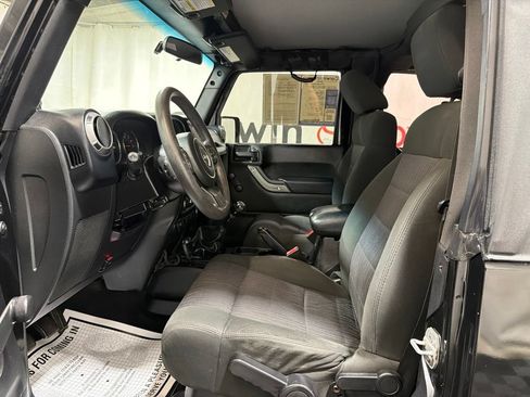 Used 2012 Jeep Wrangler Sport AWD/4WD image 16